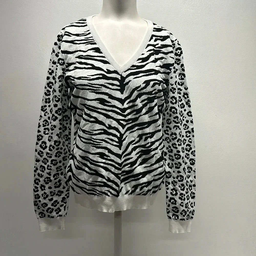 Moschino Sweater V-Neck Long Sleeve Knit Animal Print Black White Size Small *